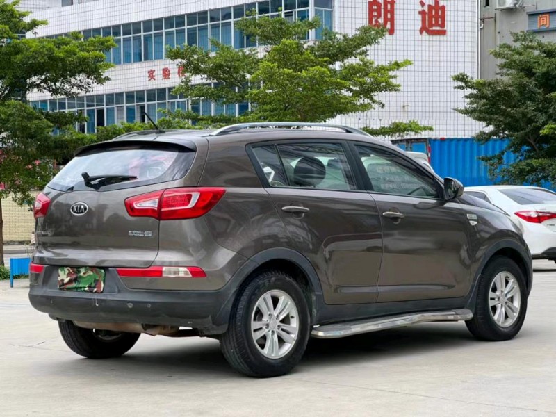 东莞14年起亚智跑8