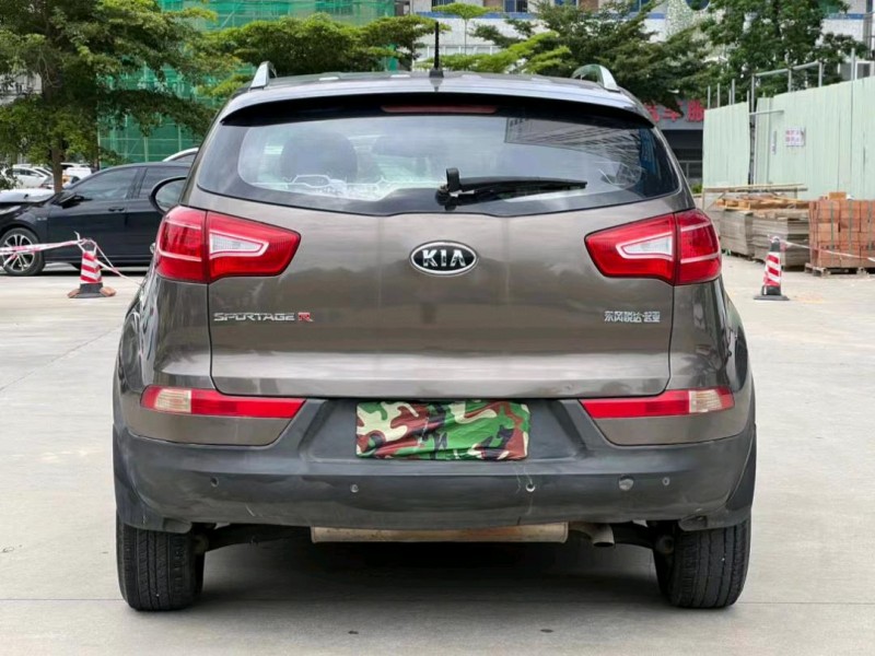 东莞14年起亚智跑9