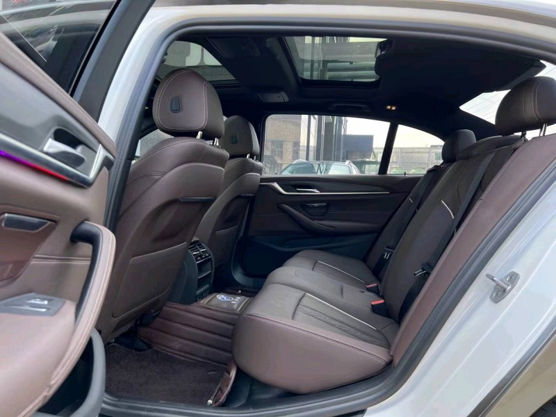 东莞21年宝马5系新能源6