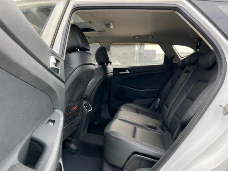 东莞16年现代途胜6