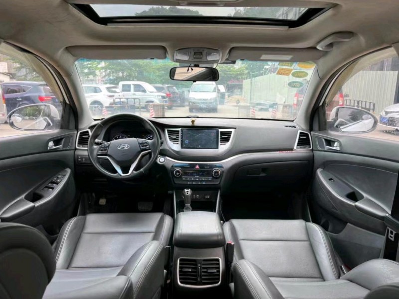 东莞16年现代途胜5