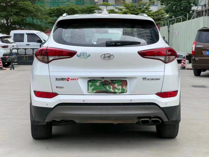 东莞16年现代途胜9