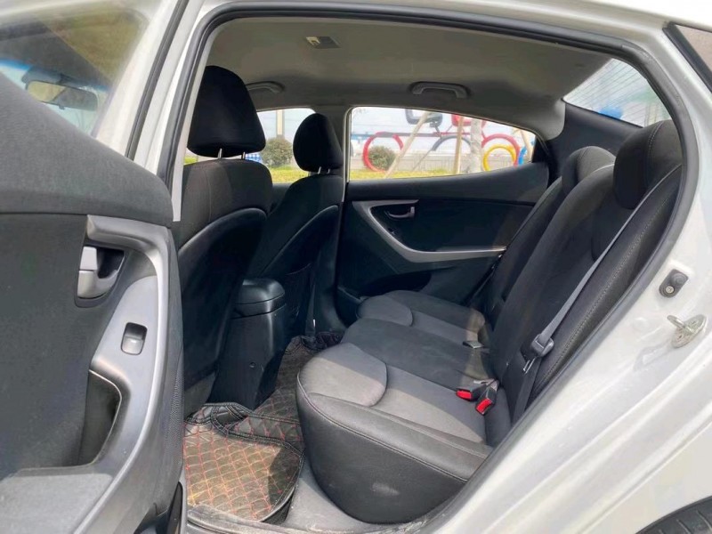 东莞17年现代朗动5