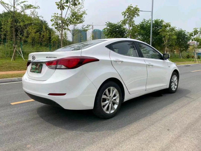 东莞17年现代朗动8