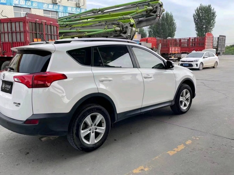 保定14年丰田RAV4荣放7