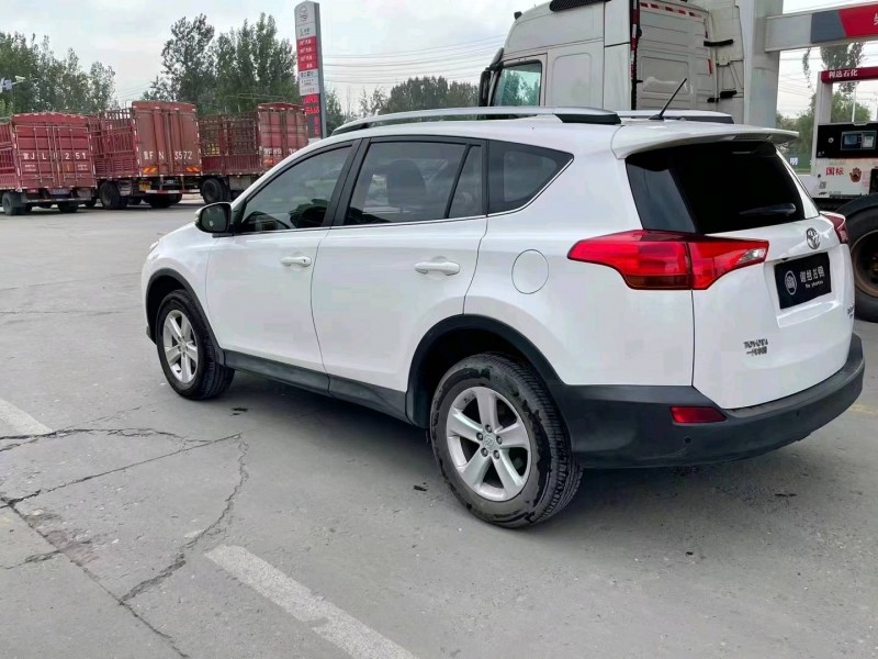 保定14年丰田RAV4荣放8