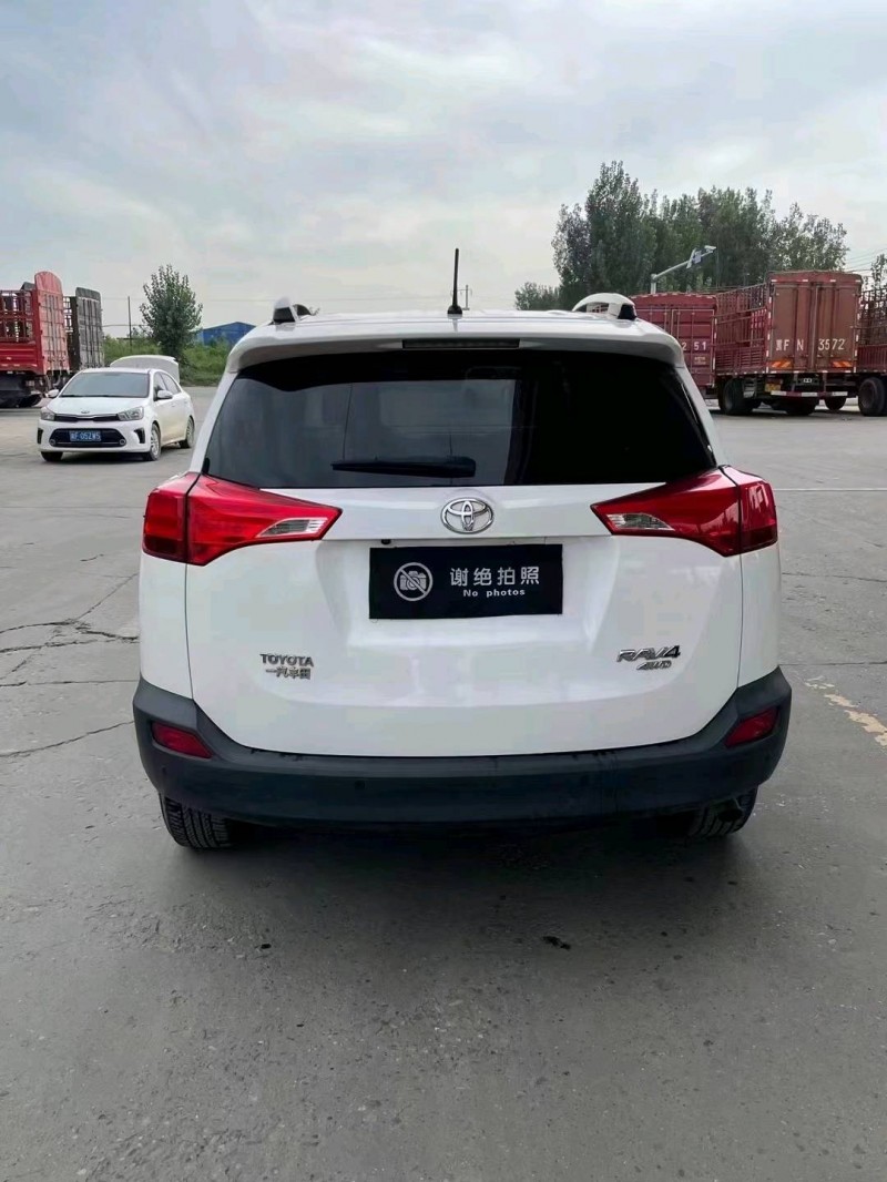 保定14年丰田RAV4荣放9