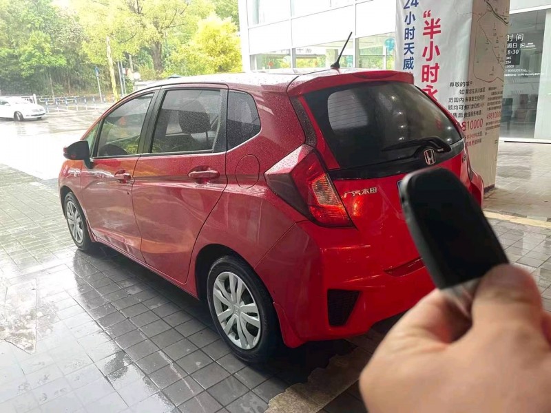 重庆17年本田飞度4