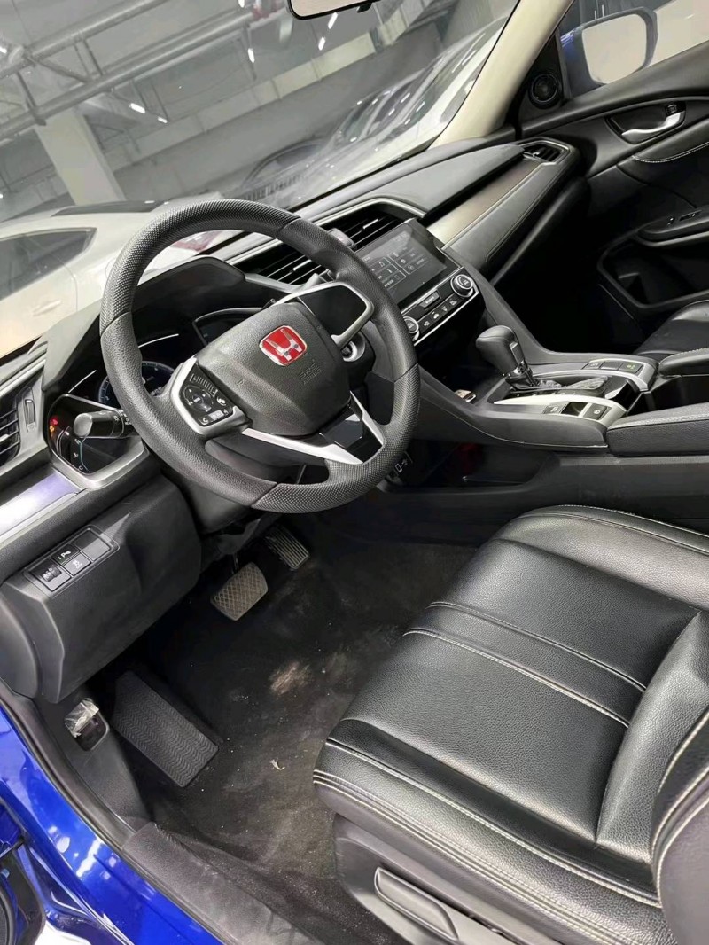 成都19年本田思域5