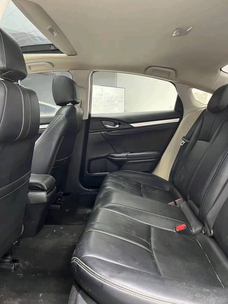 成都19年本田思域7