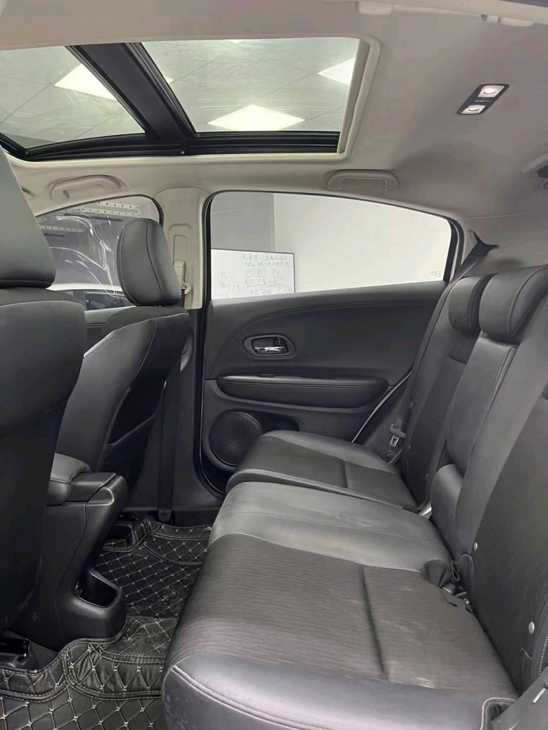 成都19年本田缤智7