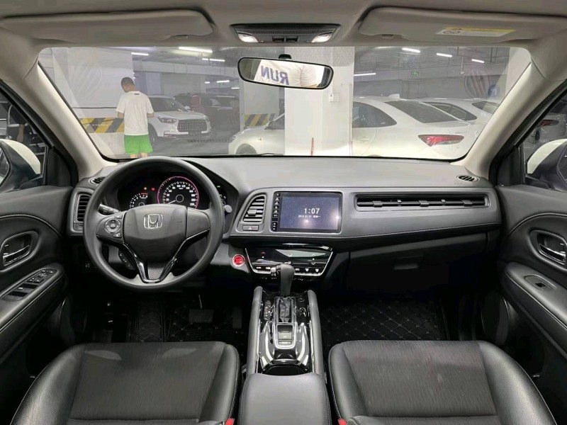 成都19年本田缤智9