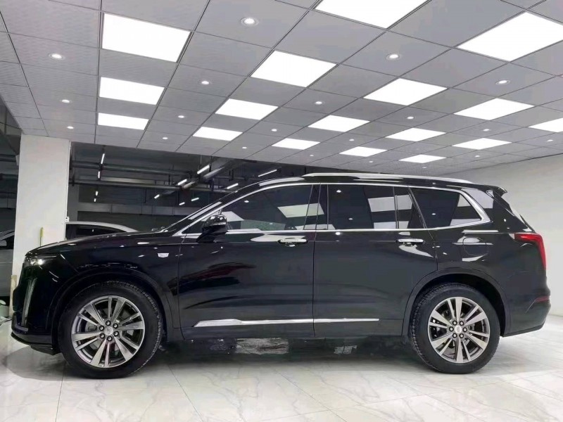 成都20年凯迪拉克XT63