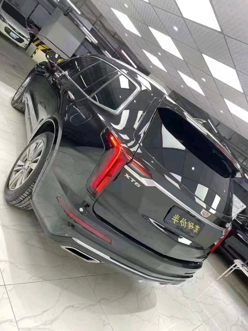 成都20年凯迪拉克XT64
