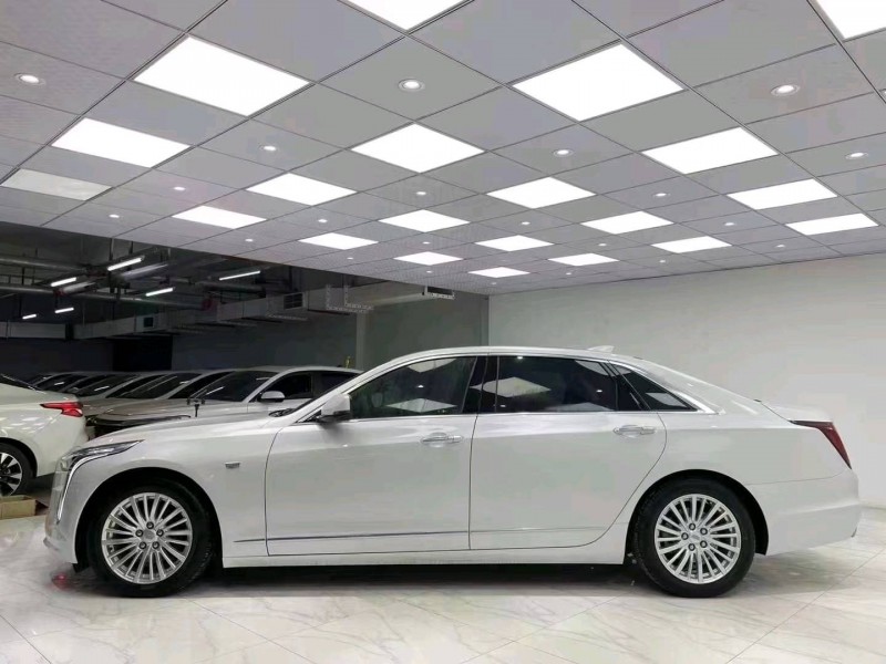 成都19年凯迪拉克CT63