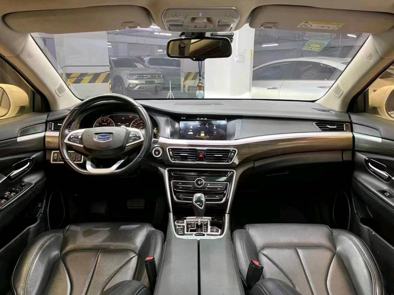 成都18年吉利博越9