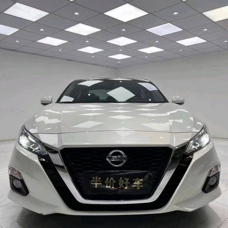 成都20年日产天籁1