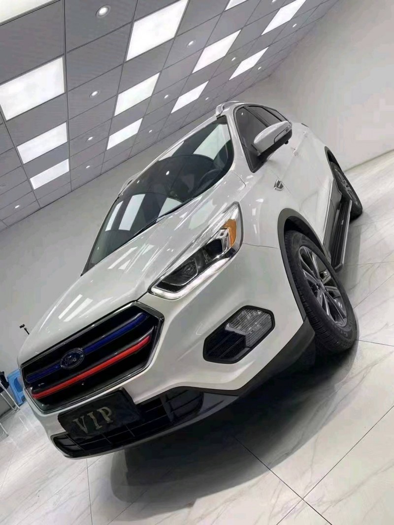 成都20年福特翼虎2