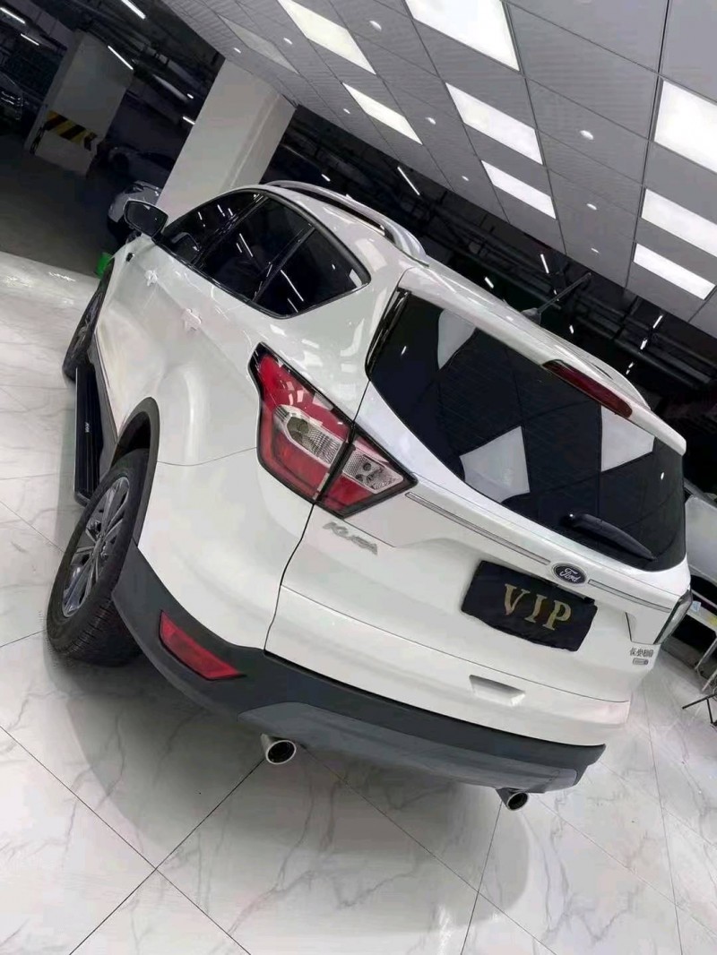 成都20年福特翼虎4