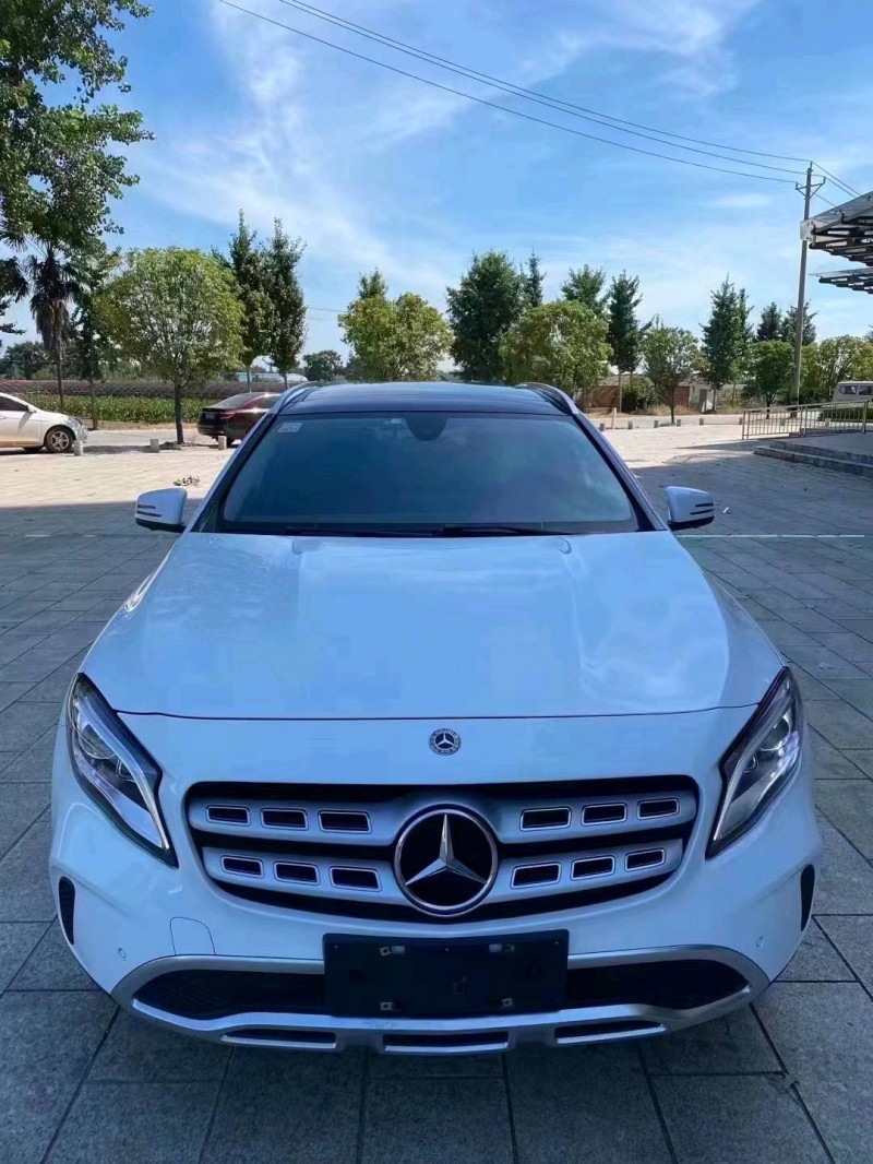 北京17年奔驰GLA1