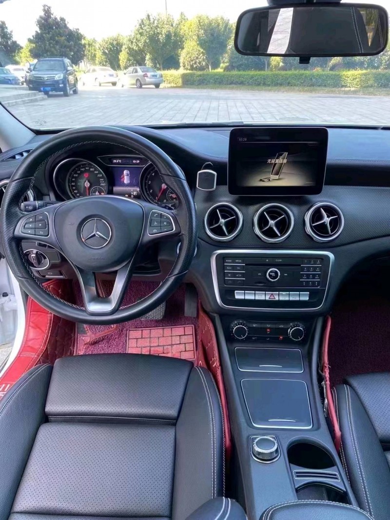 北京17年奔驰GLA4