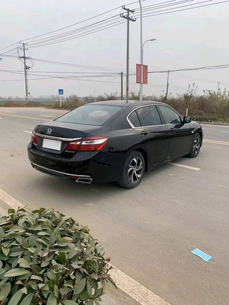 徐州17年本田雅阁6
