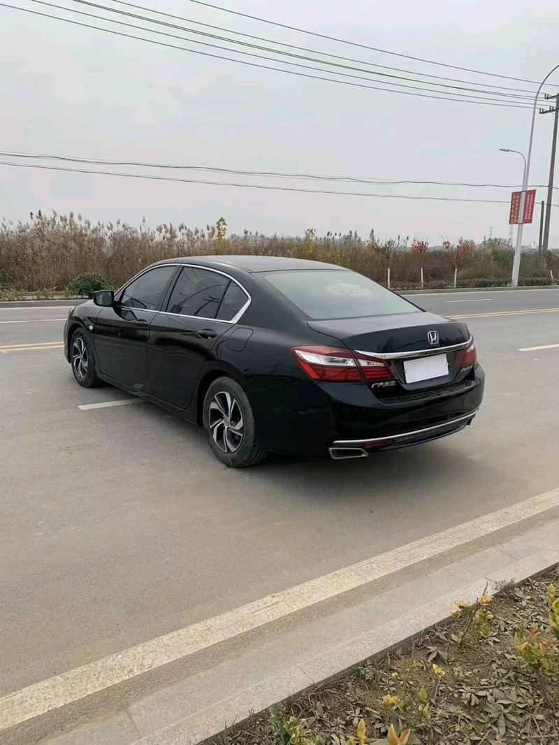 徐州17年本田雅阁7