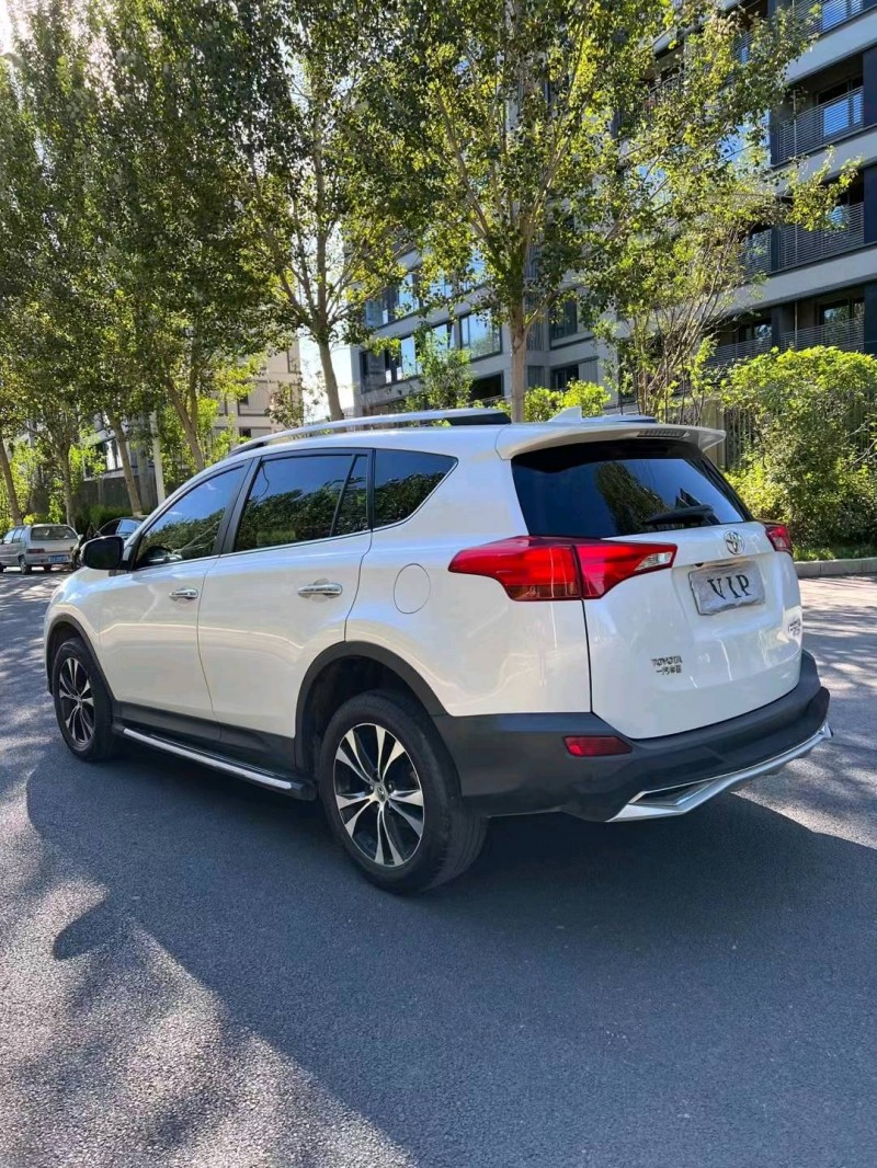 沈阳16年丰田RAV4荣放9