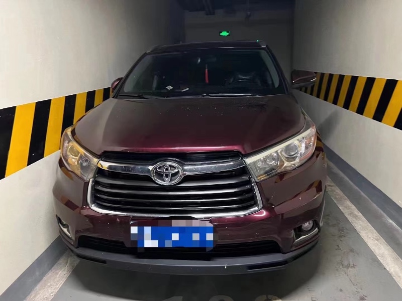 成都16年丰田汉兰达1