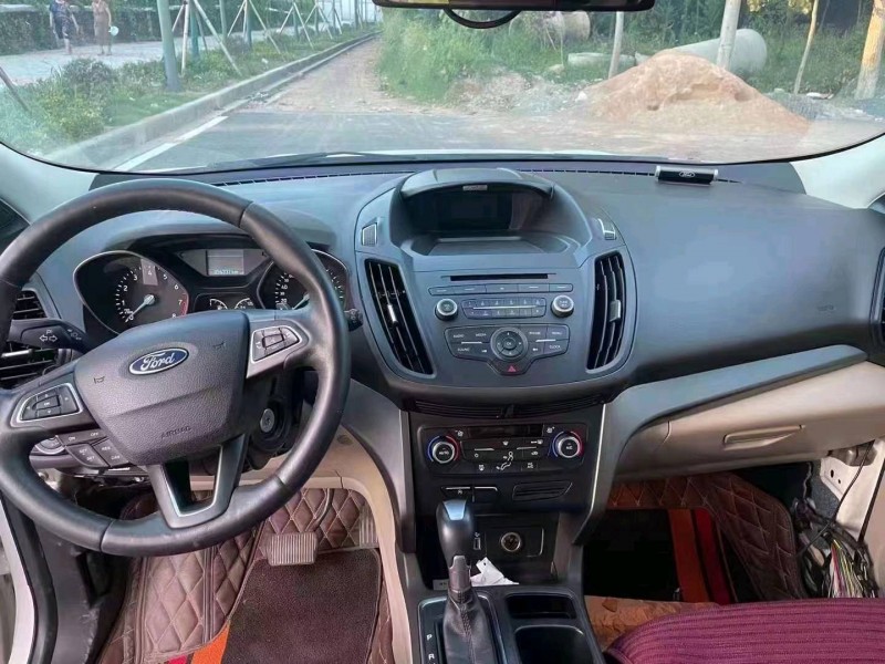 北京17年福特翼虎6