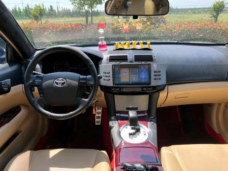 盐城10年丰田锐志8