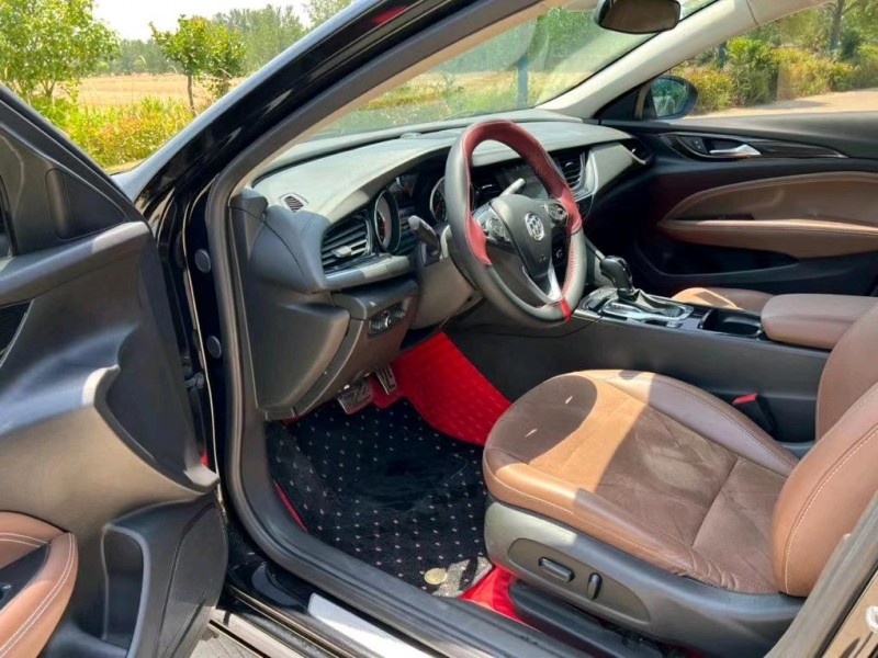 盐城18年别克君威6