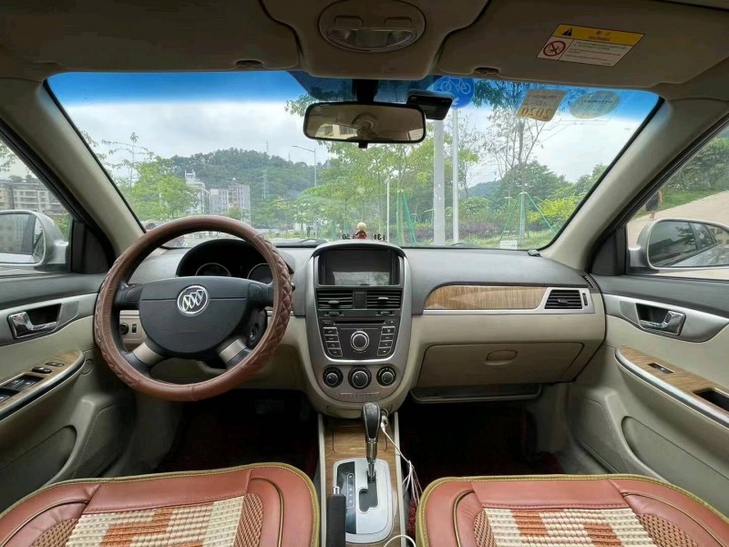 广州16年别克凯越9