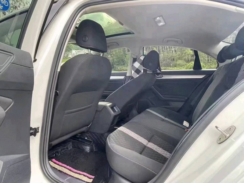 广州19年大众凌渡8