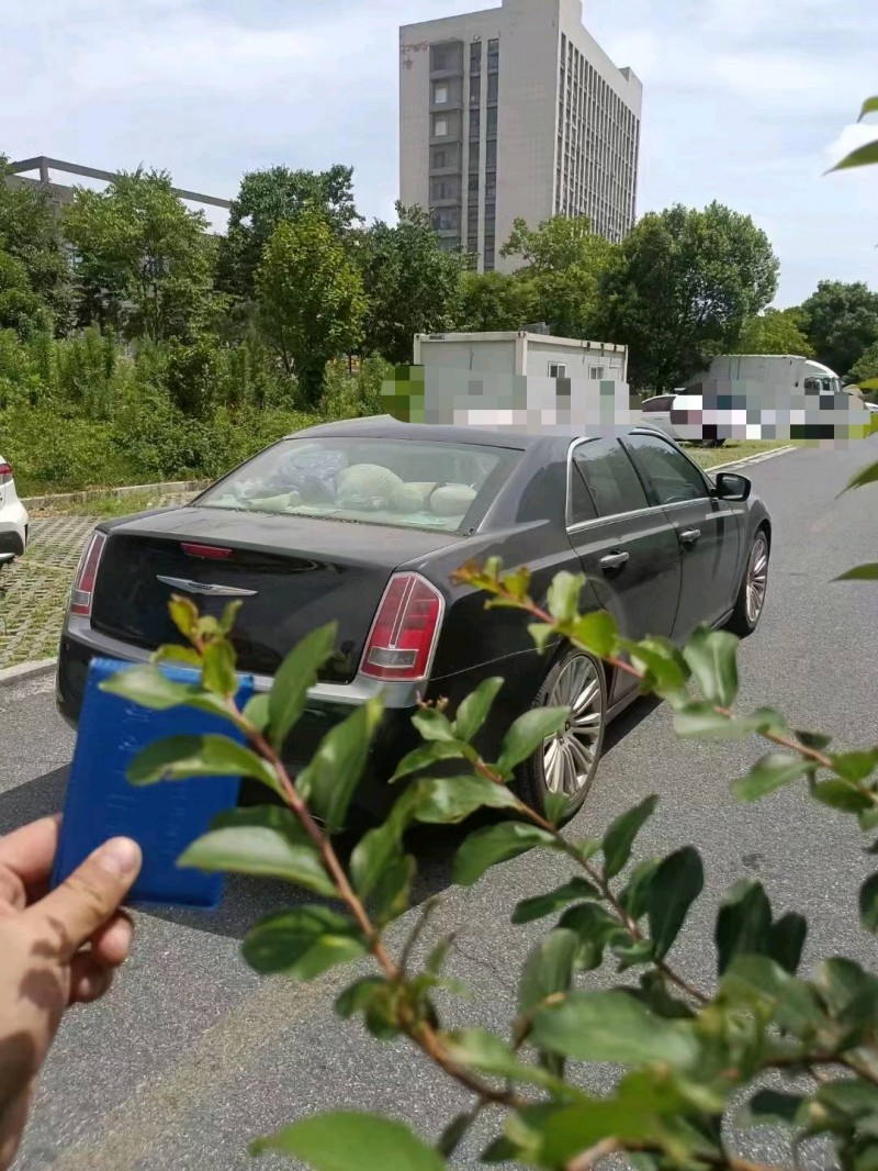 嘉興14年克萊斯勒300C6