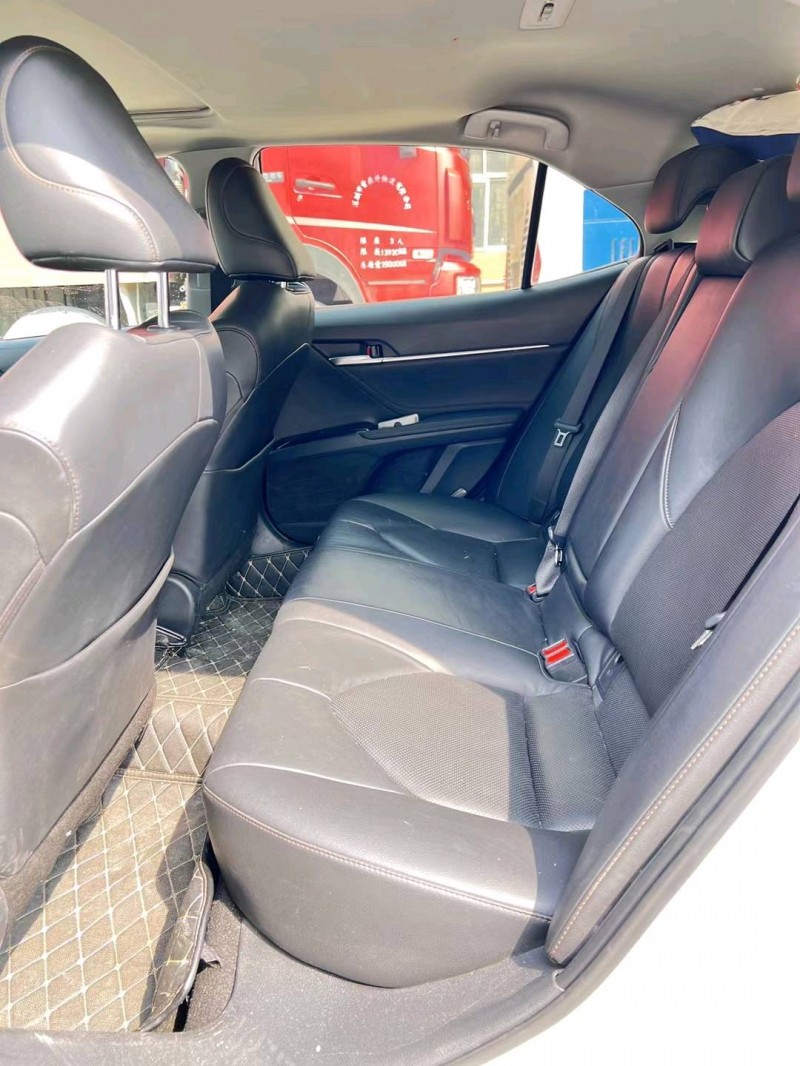 东莞19年丰田凯美瑞5