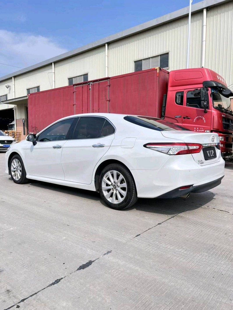 东莞19年丰田凯美瑞8
