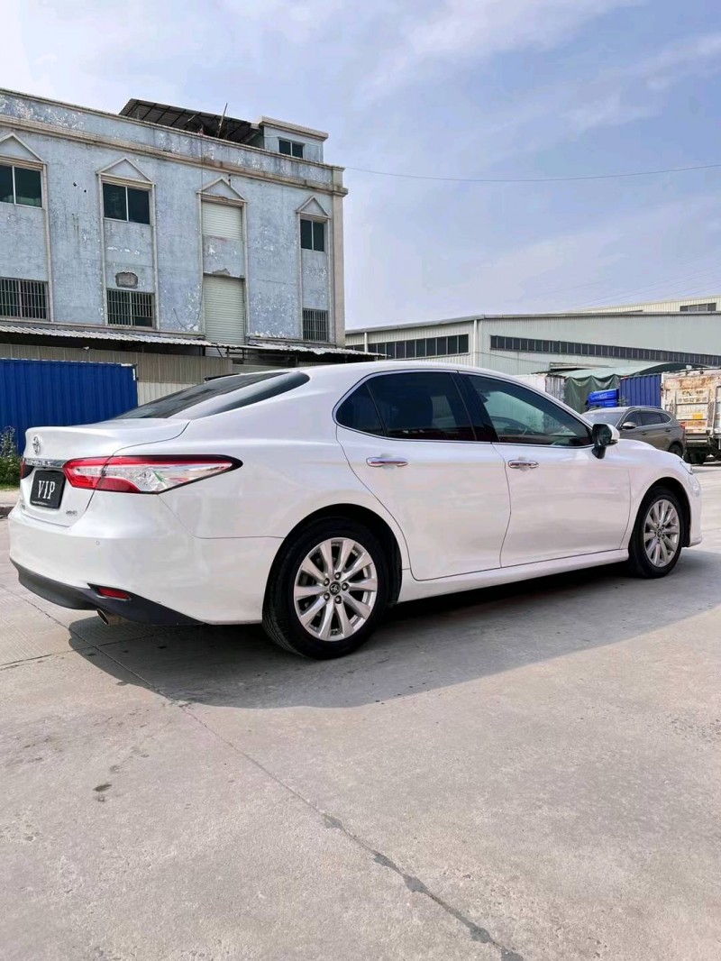 东莞19年丰田凯美瑞7
