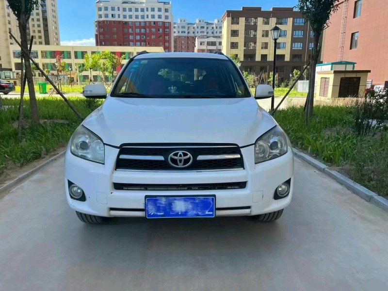 秦皇岛13年丰田RAV48