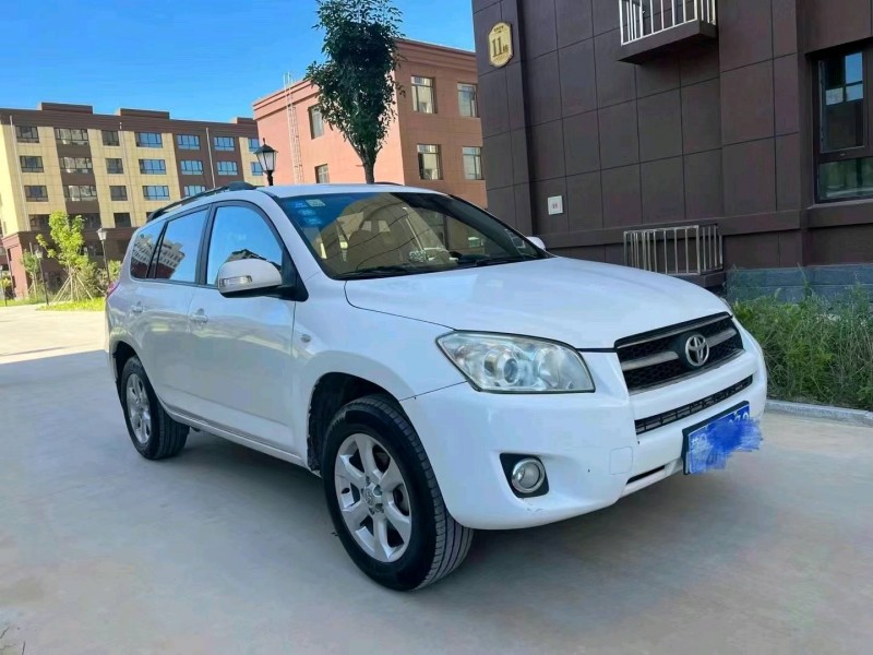 秦皇岛13年丰田RAV46