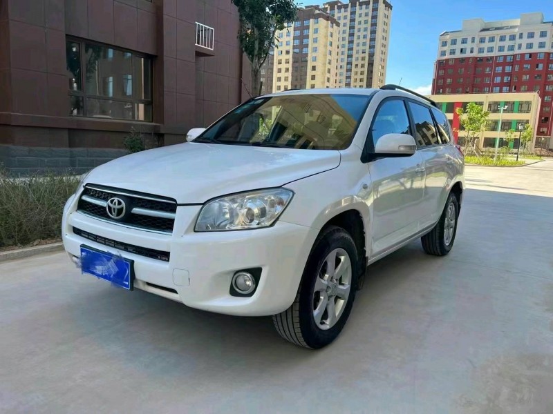 秦皇岛13年丰田RAV47
