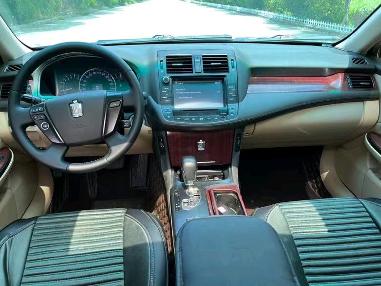 盐城11年丰田皇冠4