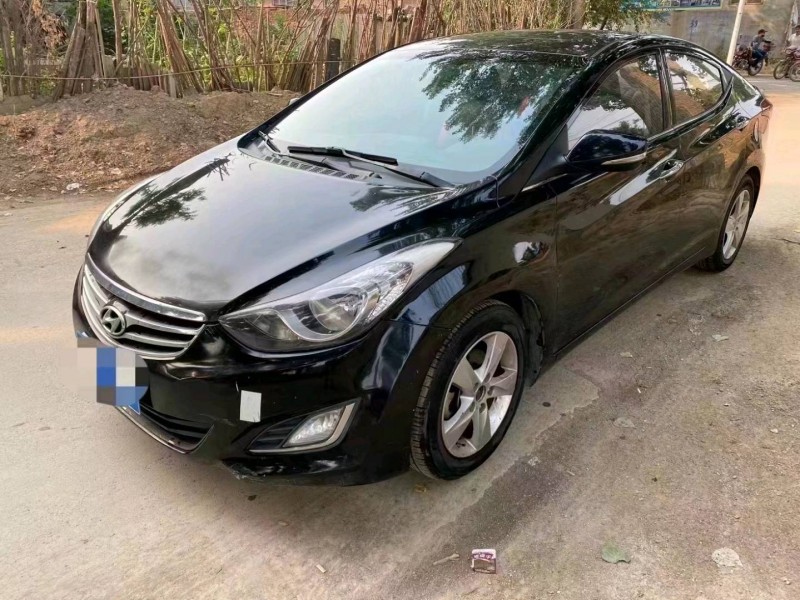 保定13年现代朗动2