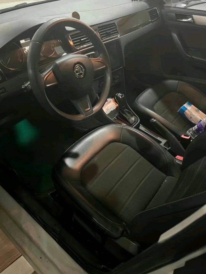 东营15年斯柯达昕动4