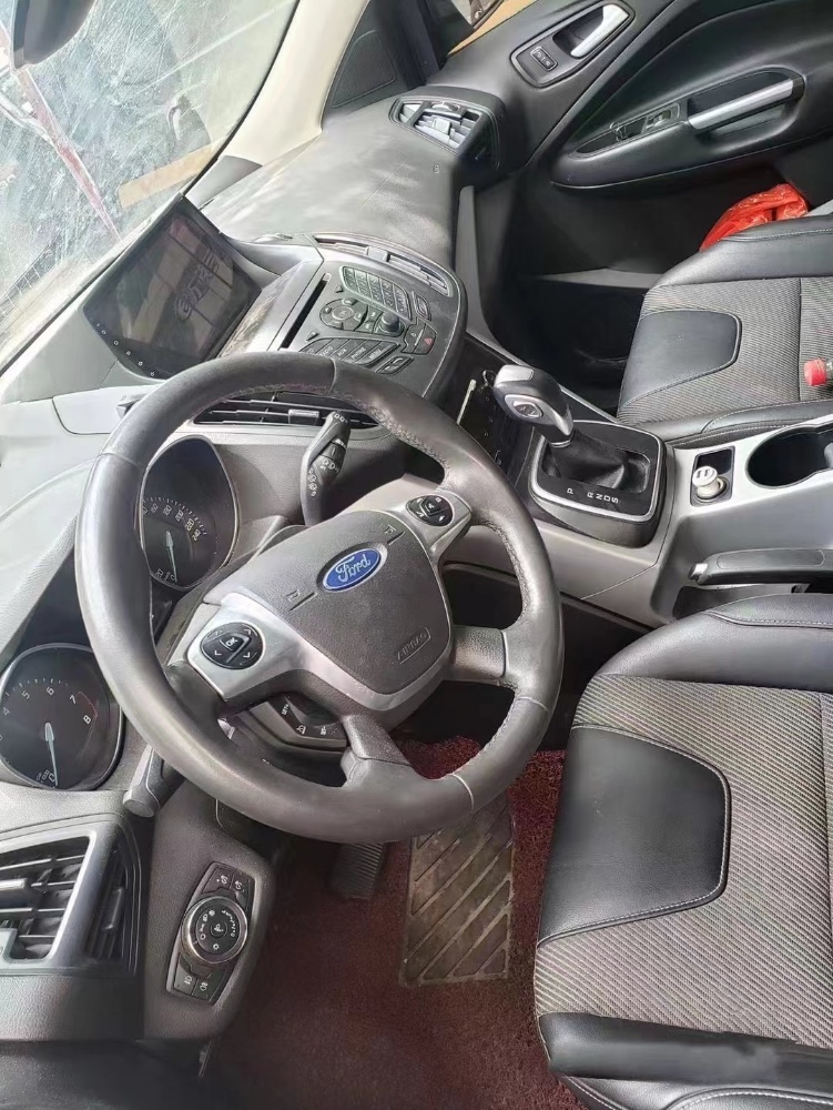 成都15年福特翼虎3