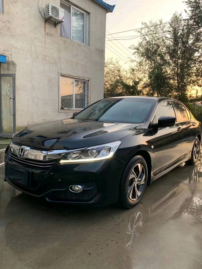 沈阳17年本田雅阁2