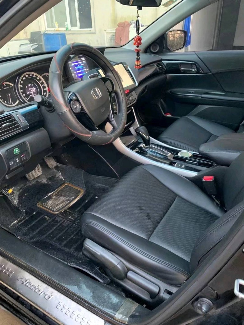 沈阳17年本田雅阁5