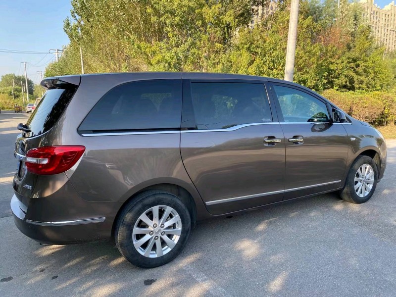 沈阳17年别克GL82