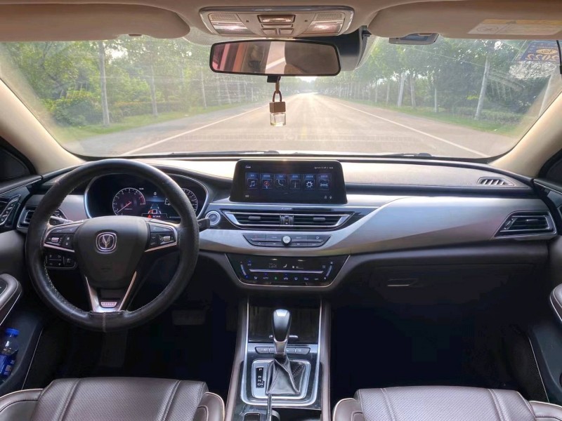 徐州18年长安汽车睿驰CC4