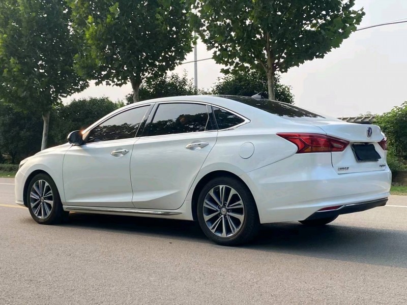 徐州18年长安汽车睿驰CC8